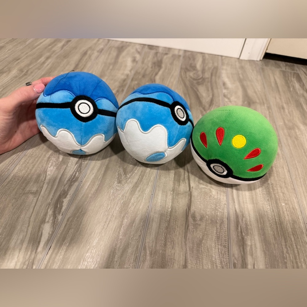 Set of 3 stuffed pokeballs